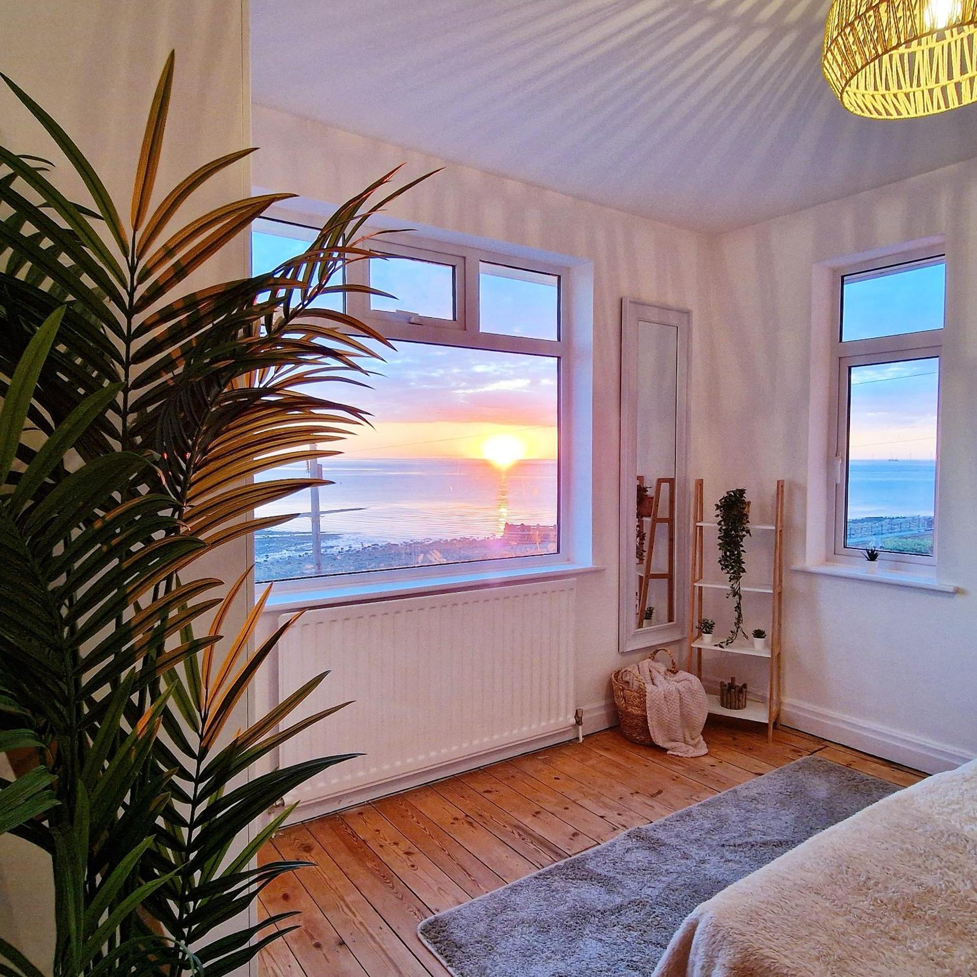 Stunning Beachfront House, Herne Bay, Kent Holiday home *